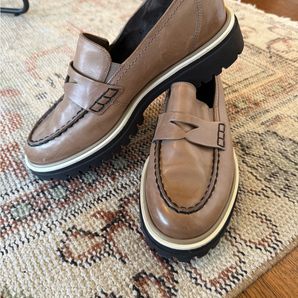 NEW Paul Green Justine Lug Loafers